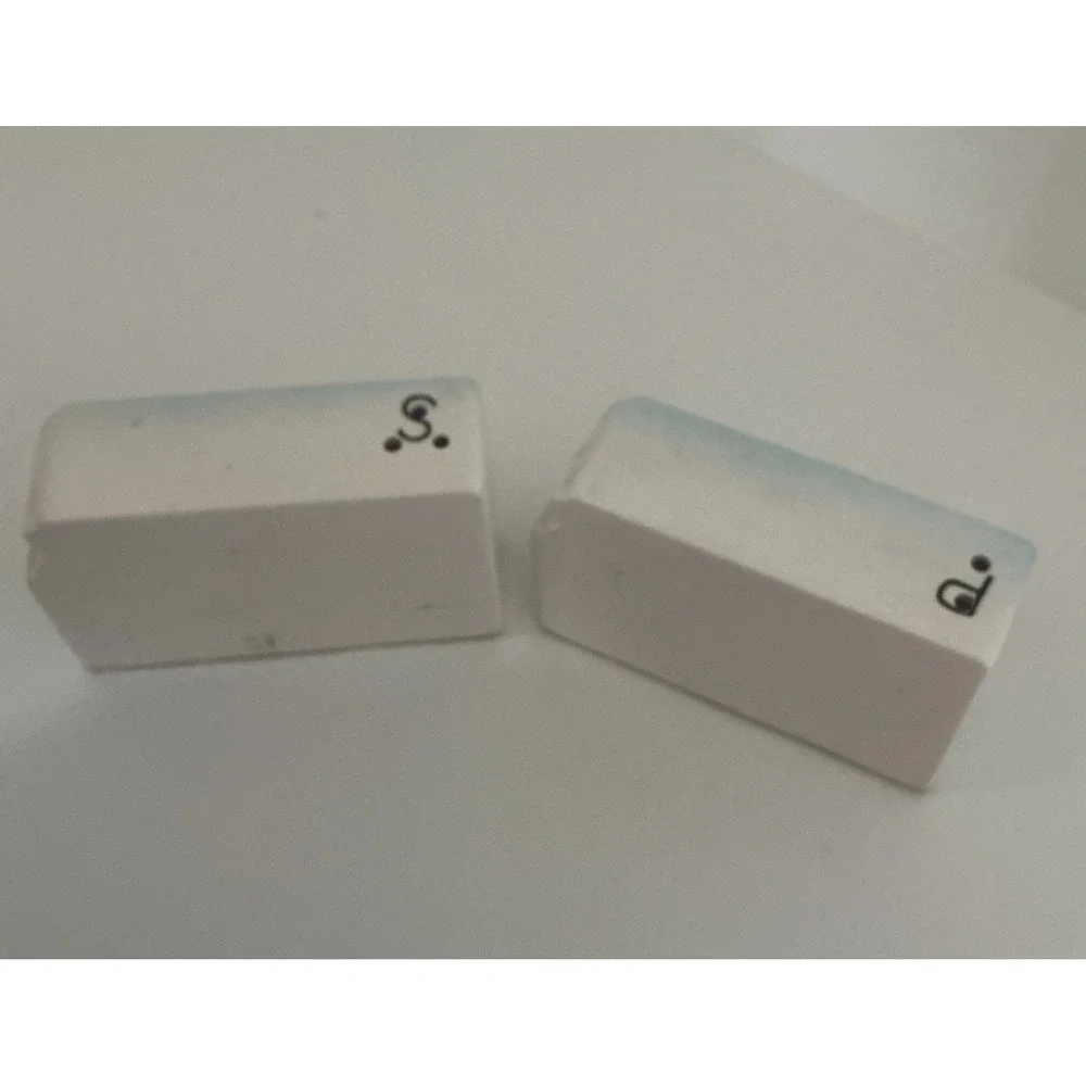 Vintage Kansas State Shaped Salt And Pepper Souvenir Set From The 1950's